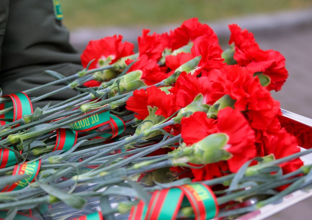 Иностранные дипломаты возложили цветы в Москве