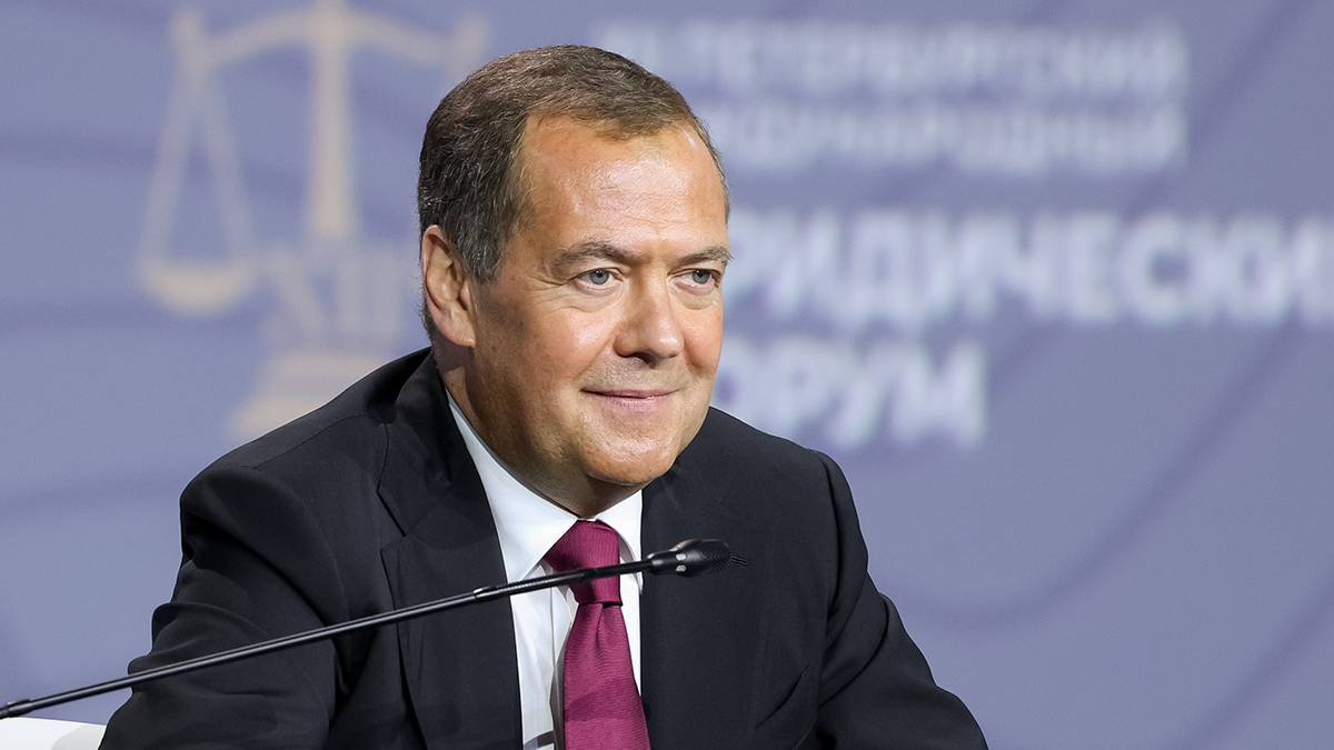 Медведев: ВС РФ продолжают разгром врага после освобождения Курской области