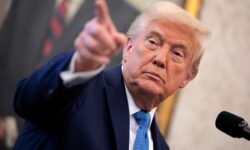 Дональд Трамп и Си Цзиньпин обсуждают снижение пошлин для торговли с Китаем President Trump Takes Part In Swearing-In Ceremony For Securities and Exchange Commission Chairman Paul Atkins