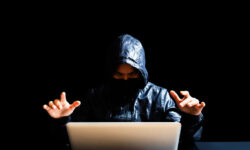 Игорь Бедеров из T.Hunter предупреждает о новых схемах обмана через массовки igor bederov iz preduprezhdaet o novyh shemah obmana cherez massovki-ul-rks-ru-174366592800-0