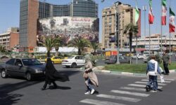 Иран и Дональд Трамп в поисках компромисса - переговоры с Пезешкианом и Аракчи iran i donald tramp v poiskah kompromissa peregovory s pezeshkianom i arakchi-ul-rks-ru-174525381000-0