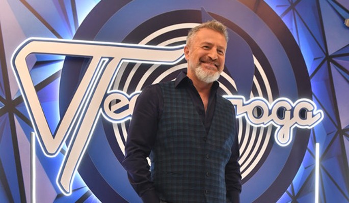 "С приездом!": плюнувший на Варум Агутин попался с бабами в укромном месте