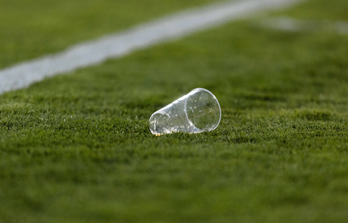 Министр спорта РФ высказался за возврат пива на стадионы