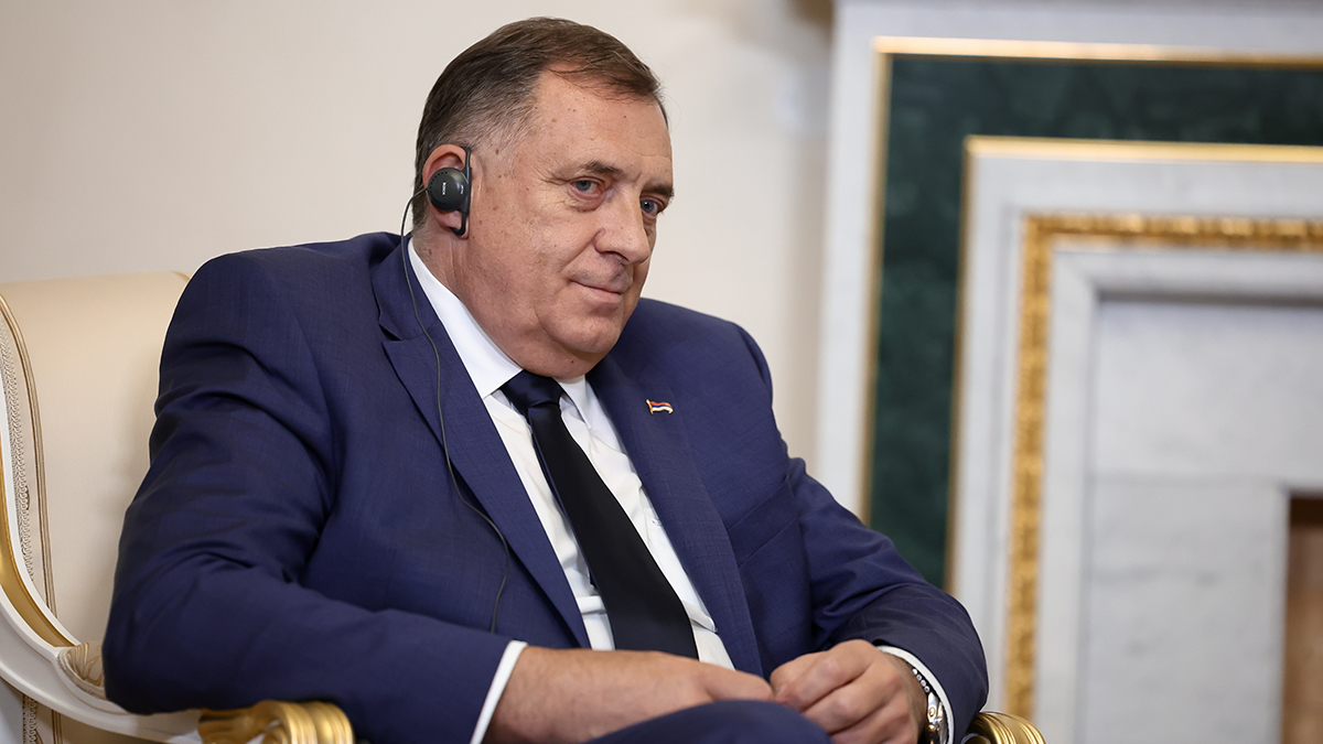 Klix: Милорада Додика пытались задержать в Восточном Сараеве