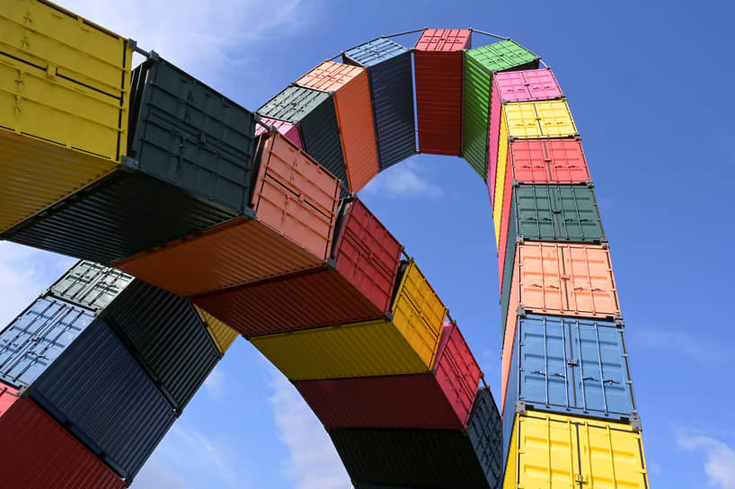 По мнению собеседников “Ъ”, для иностранных судоходных компаний, оставшихся на российском рынке, могли бы быть сделаны послабления, не ущемляющие интересов отечественных судовладельцев