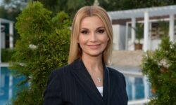 Ольга Орлова открывает секреты гармонии с детьми Артемом и Анной olga orlova otkryvaet sekrety garmonii s detmi artemom i annoj-ul-rks-ru-174379121900-0