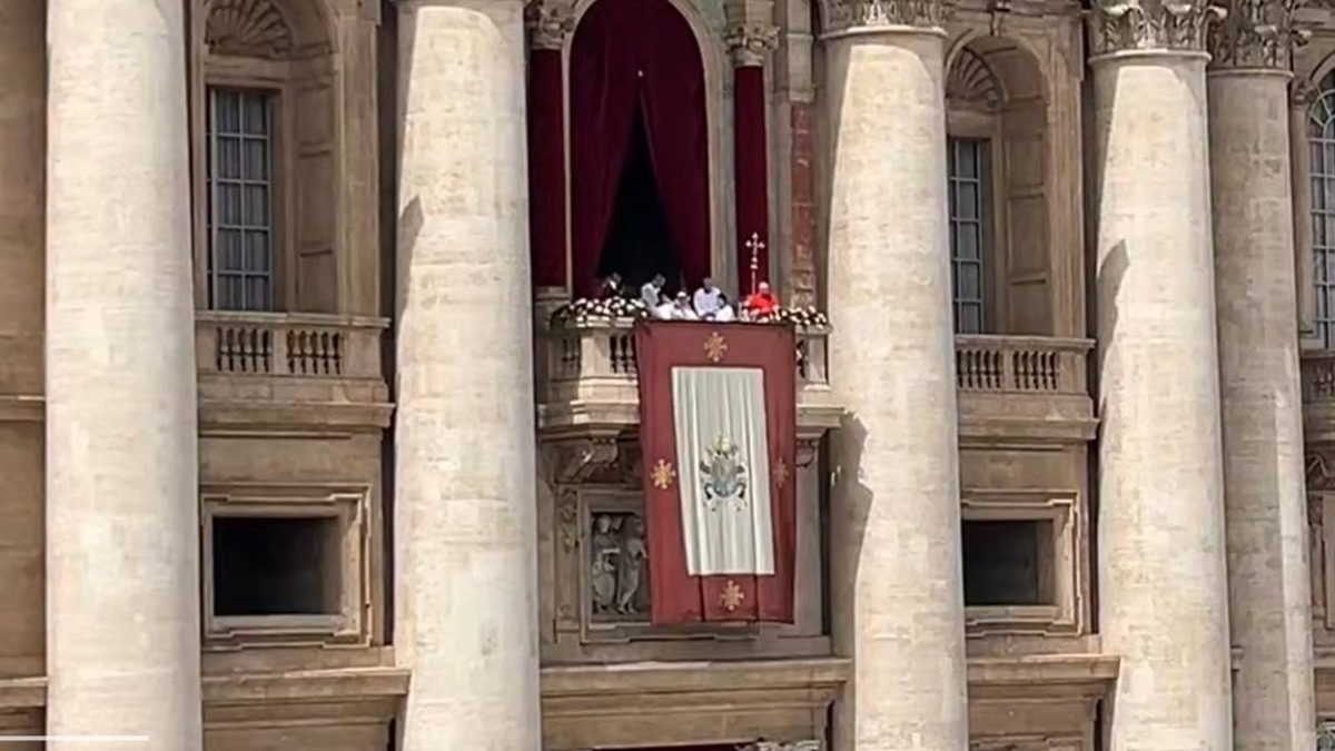 Последнее появление папы Франциска на публике сняли на видео