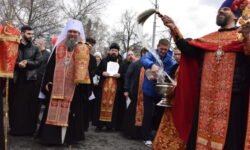 Пасхальное единство – Денис Паслер и Митрополит Евгений в Свято-Троицком соборе pashalnoe edinstvo denis pasler i mitropolit evgenij v svyatotroiczkom sobore-ul-rks-ru-174512290900-0