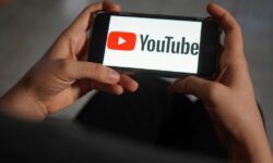 YouTube представляет новые возможности с обновлениями плеера и ИИ-поиском predstavlyaet novye vozmozhnosti s obnovleniyami pleera i iipoiskom-ul-rks-ru-174566059600-0