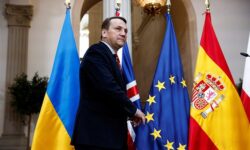 Радослав Сикорский и НАТО разработали тайную стратегию защиты Украины от России radoslav sikorskij i nato razrabotali tajnuyu strategiyu zashhity ukrainy ot rossii-ul-rks-ru-174357877100-0