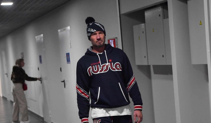 Операция по формированию культи: над ногой Костомарова склонились хирурги