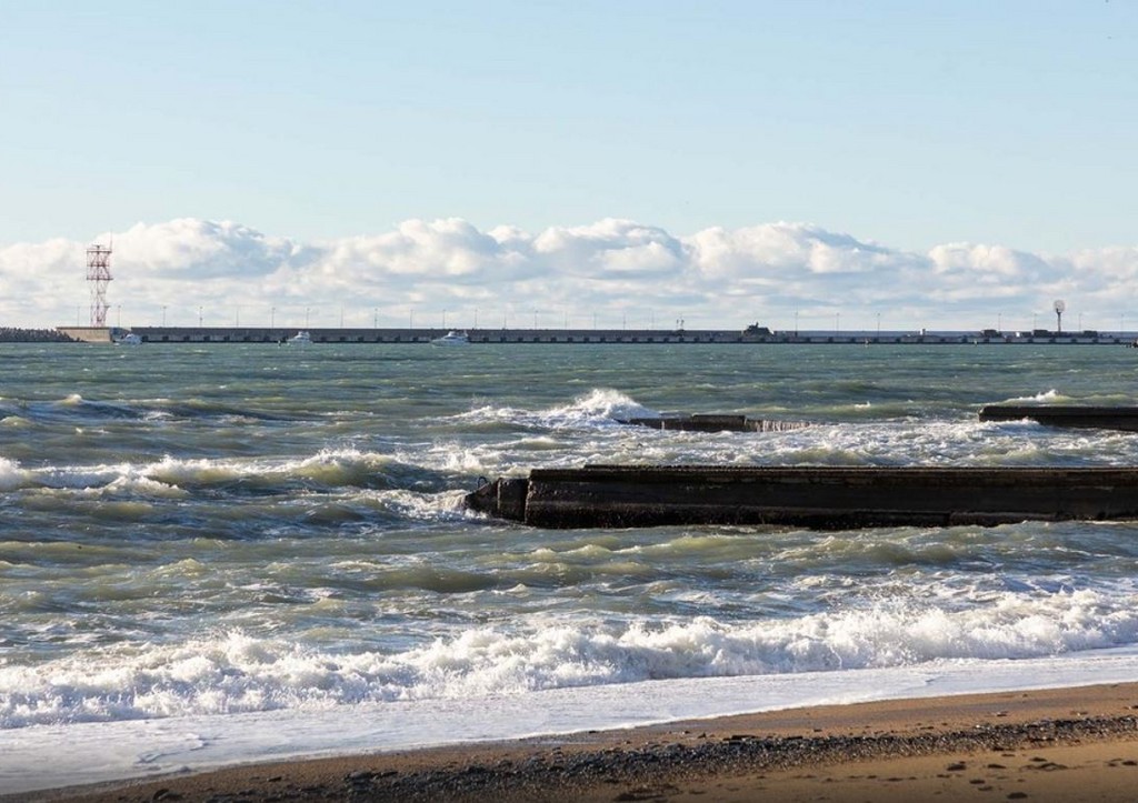 Затонувшие в Черном море танкеры укроют саркофагами