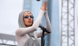 Суд потребовал от сети выплачивать 300 тысяч за пародию Ёбидоёби и Инстасамки sud potreboval ot seti vyplachivat 300 tysyach za parodiyu yobidoyobi i instasamki-ul-rks-ru-174594346000-0