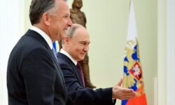 В Кремле Владимир Путин и эмиссар Трампа обсудили важные вопросы v kremle vladimir putin i emissar trampa obsudili vazhnye voprosy-ul-rks-ru-174560424400-0