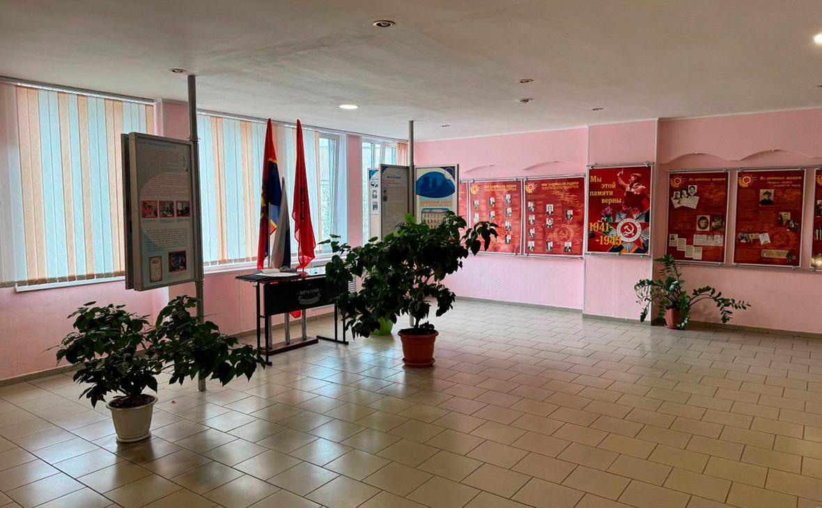 Школа Красноярска, где скончался 12-летний подросток, 21 апреля 2025 года (ГСУ СК России по Красноярскому краю и Республике Хакасия / Telegram)