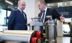 Владимир Путин и Михаил Гордин ознакомились с условиями общежития Спектр в МГТУ им. Баумана vladimir putin i mihail gordin oznakomilis s usloviyami obshhezhitiya spektr v mgtu im baumana-ul-rks-ru-174481696900-0