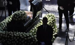 Юрий Шатунов и Ласковый май - память на Троекуровском кладбище yurij shatunov i laskovyj maj pamyat na troekurovskom kladbishhe-ul-rks-ru-174480983500-0