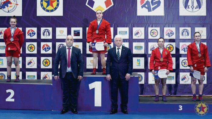 Золотой триумф УГМК на чемпионате Европы по самбо с участием Дарьи Кузьминой и Али Турсунова-0