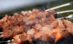 Гастроэнтеролог Екатерина Кашух из «Гемотест» даёт советы по выбору шашлыка gastroenterolog ekaterina kashuh iz gemotest dayot sovety po vyboru shashlyka-ul-rks-ru-174623819800-0