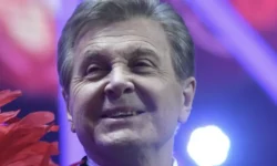 Лев Лещенко объединяет поколения в новом альбоме «Только в любви» lev leshhenko obedinyaet pokoleniya v novom albome tolko v lyubvi-ul-rks-ru-174801834000-0