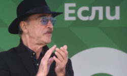 Михаил Боярский временно покидает спектакль «В этом милом старом доме» в Театре Ленсовета mihail boyarskij vremenno pokidaet spektakl v etom milom starom dome v teatre lensoveta-ul-rks-ru-174646695600-0