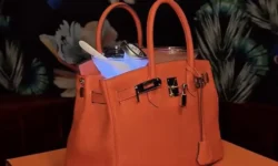 Роскошный коктейль с Hermes Birkin в Papi Steak восхитил Льюиса Люкса roskoshnyj koktejl s v voshitil lyuisa lyuksa-ul-rks-ru-174852943100-0