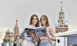 Сергей Гармаш, Александра Куликова и Дарья Донцова на книжном фестивале sergej garmash aleksandra kulikova i darya donczova na knizhnom festivale-ul-rks-ru-174845007700-0