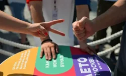 Топ-фигуры фестиваля лета на чемпионате Москвы по «Камень, ножницы, бумага» topfigury festivalya leta na chempionate moskvy po kamen nozhniczy bumaga-ul-rks-ru-174787456000-0