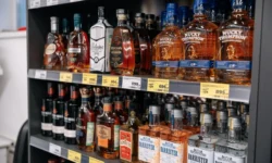 В майские праздники 2025 года изменятся правила продажи алкоголя в Москве и регионах v majskie prazdniki 2025 goda izmenyatsya pravila prodazhi alkogolya v moskve i regionah-ul-rks-ru-174616634600-0