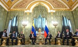 Владимир Путин и Александр Лукашенко прибыли в Москву на День Победы vladimir putin i aleksandr lukashenko pribyli v moskvu na den pobedy-ul-rks-ru-174664040500-0