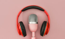 Голосовые сообщения нас не спасут красные беспроводные наушники и микрофон