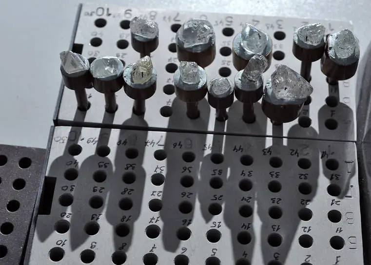 Борис Красноженов и АЛРОСА прогнозируют рост алмазного рынка в 2024-2025 годах-0