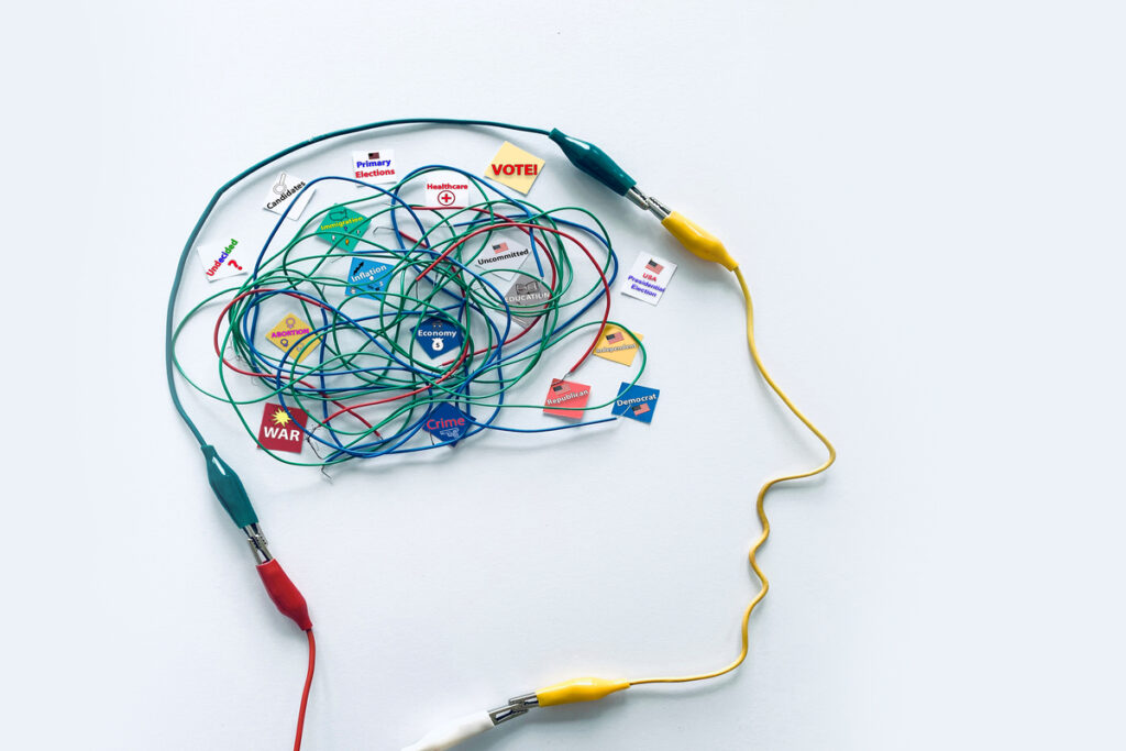 Очертания человеческой головы из проводов