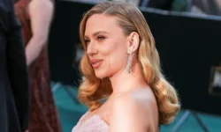 Скарлетт Йоханссон устанавливает новый рекорд для Marvel с 14.8 млрд долларов skarlett johansson ustanavlivaet novyj rekord dlya s 148 mlrd dollarov-ul-rks-ru-0