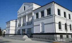 Денис Паслер и Алексей Кузнецов обсуждают сохранение памятников Екатеринбурга denis pasler i aleksej kuzneczov obsuzhdayut sohranenie pamyatnikov ekaterinburga-ul-rks-ru-0