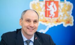 Денис Паслер: в Екатеринбурге откроются новые учреждения denis pasler shkoly