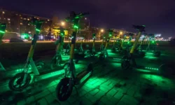 Электрические самокаты Whoosh и Яндекс GO возвращаются в центр Санкт-Петербурга elektricheskie samokaty i yandeks vozvrashhayutsya v czentr sanktpeterburga-ul-rks-ru-0