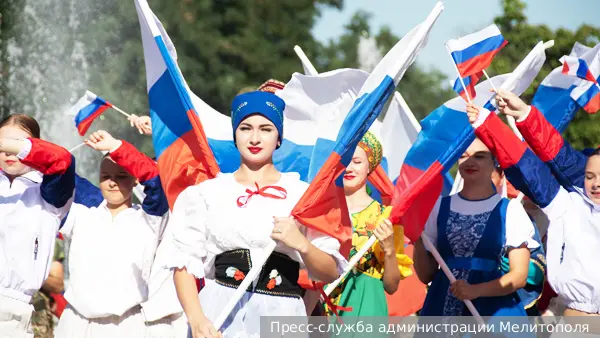 Для жителей новых регионов День флага стал символом воссоединения с Росией