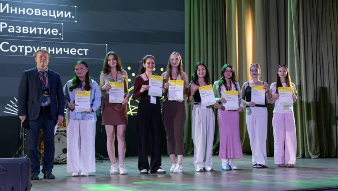 Летний университет УрФУ и Росатом объединяет 300 студентов для обучения и развития-0