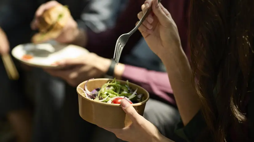 В Роскачестве объяснили, как питаться во время рабочего дня