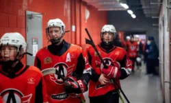 pavel daczyuk i proveli detskij hokkejnyj prazdnik na arene-ul-rks-ru-0