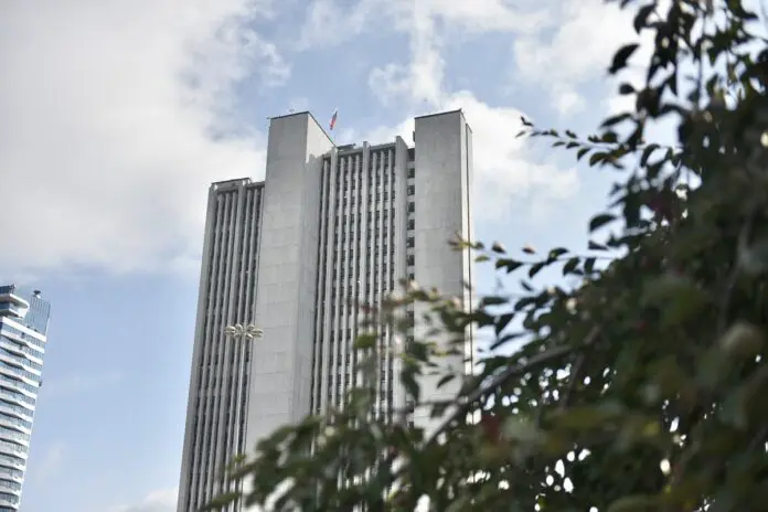 Правительство Свердловской области отмечает вклад Кольцово и Уральских авиалиний-0