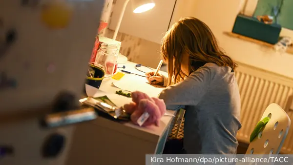 Вассерман призвал исключить в домашних заданиях возможность решения с помощью ИИ