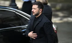 Загадка наряда Владимира Зеленского на встрече с Дональдом Трампом волнует элиту zagadka naryada vladimira zelenskogo na vstreche s donaldom trampom volnuet elitu-ul-rks-ru-0