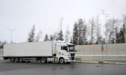 Navio запускает новые автономные грузовики и делится новостями Tesla zapuskaet novye avtonomnye gruzoviki i delitsya novostyami -ul-rks-ru-0