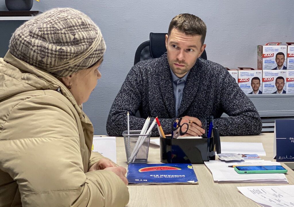 Алексей Вихарев становится последней надеждой для семей бойцов