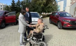 Фонд «Защитники Отечества» вручил ключи от Москвич и SWM G01 героям СВО fond zashhitniki otechestva vruchil klyuchi ot moskvich i 01 geroyam svo-ul-rks-ru-0