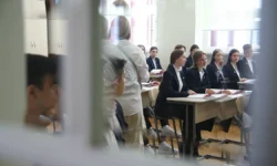 gosudarstvennaya duma i ministerstvo prosveshheniya obespokoeny balansom ucheby i razvitiya shkolnikov-ul-rks-ru-0