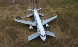 Пилот Сергей Белов о подвиге Уральских авиалиний и спасении Airbus A320 pilot sergej belov o podvige uralskih avialinij i spasenii 320-ul-rks-ru-0