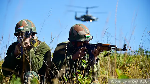 Политолог объяснил гнев Запада из-за участия Индии в военных учениях России